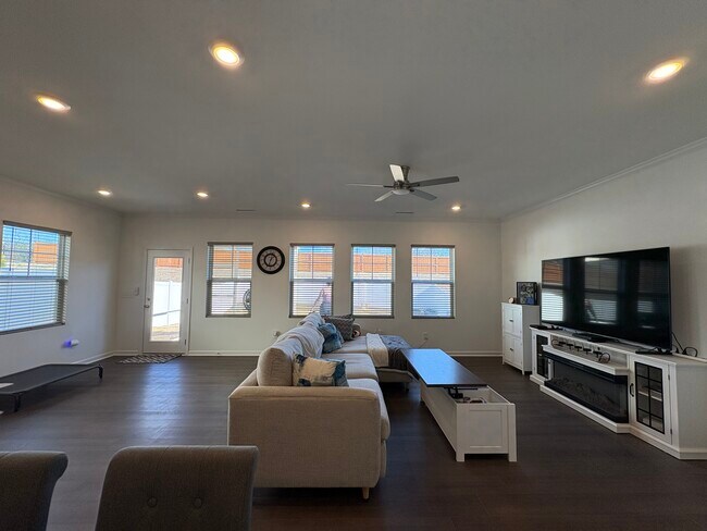 Foto del edificio - 154 N Finley Lndg Pkwy