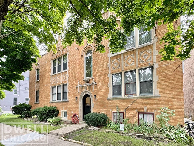 Building Photo - 5805 N Richmond St