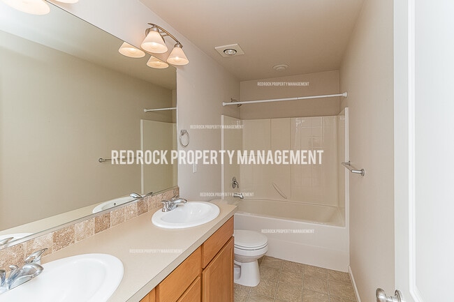 Building Photo - 2230 N Country Vista Blvd