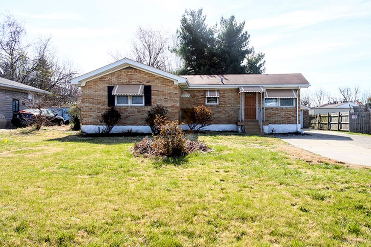 3 bedroom, 2 bath Ranch with a partially finished basement - 3 bedroom, 2 bath Ranch with a partially finished basement
