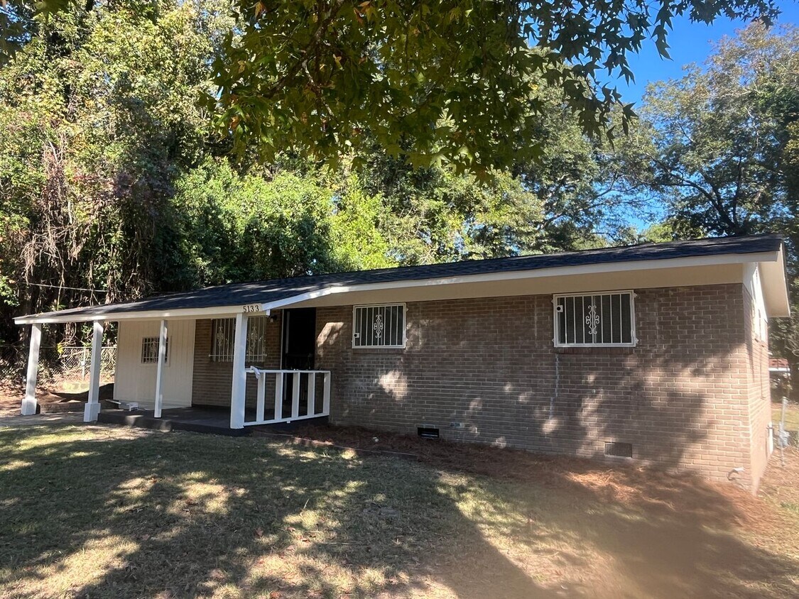 Primary Photo - ***Totally Remodeled 4 Bedroom / 1 Bathroo...