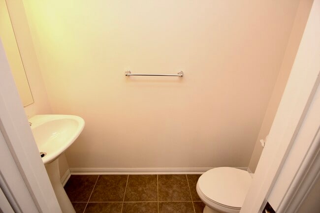 Building Photo - 603 Attenborough Terrace