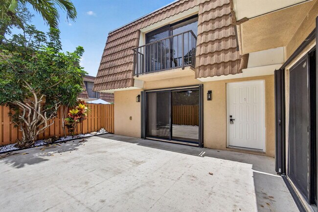 Building Photo - 246 Charter Way