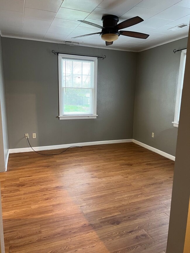 Building Photo - Charming 2 Bedroom + 1 Bath Home