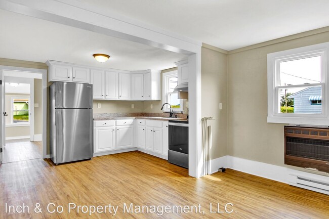 Building Photo - 3 br, 1 bath House - 602 W Market St
