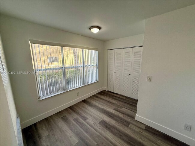 Building Photo - 12840 Vista Isles Dr