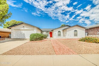 Building Photo - 853 El Parque Dr