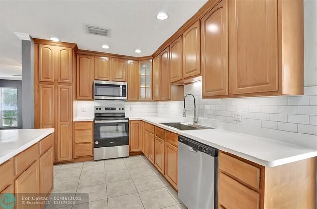 Foto del edificio - 22219 SW 63rd Ave
