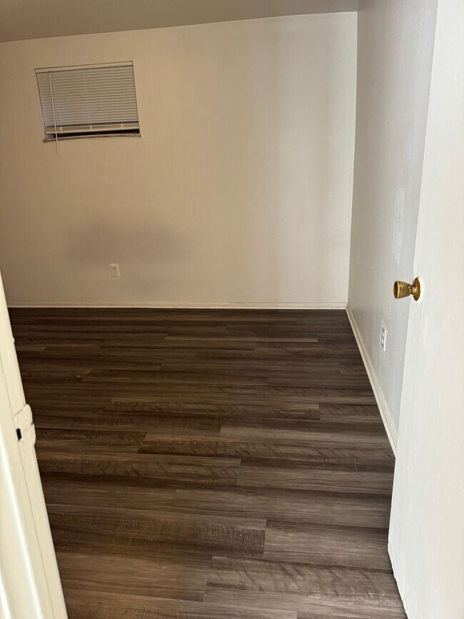 Foto del edificio - 5828 Stieren Dr