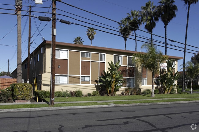 Building Photo - Palm Court Apartments
