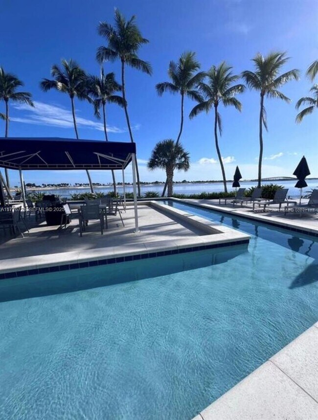 Foto del edificio - 2333 Brickell Ave