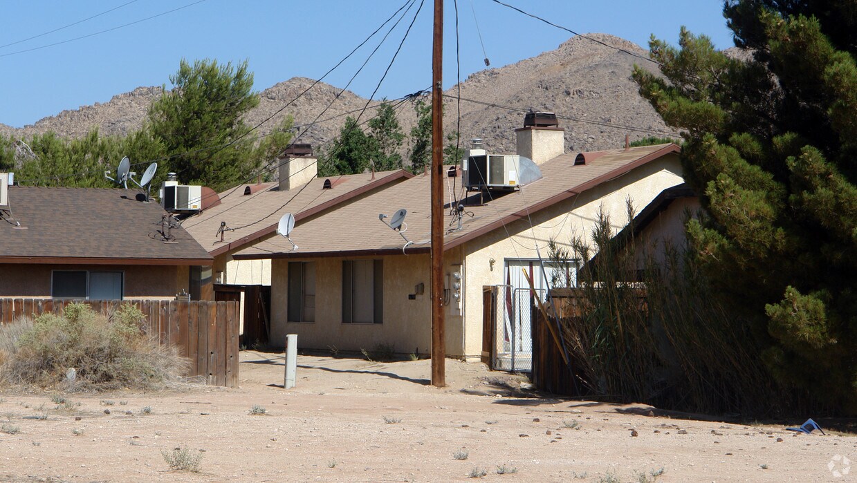 Foto del edificio - 20445 Rimrock Rd