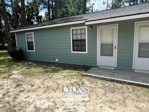 Building Photo - 903 Greenwood Dr