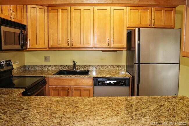 Building Photo - 1118 Green Pine Blvd
