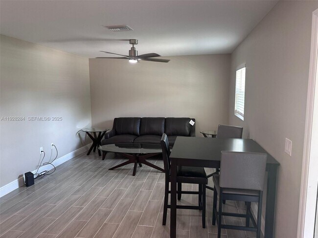 Building Photo - 2102 South St