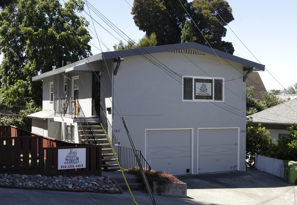Primary Photo - 2409-2411 Palmetto St