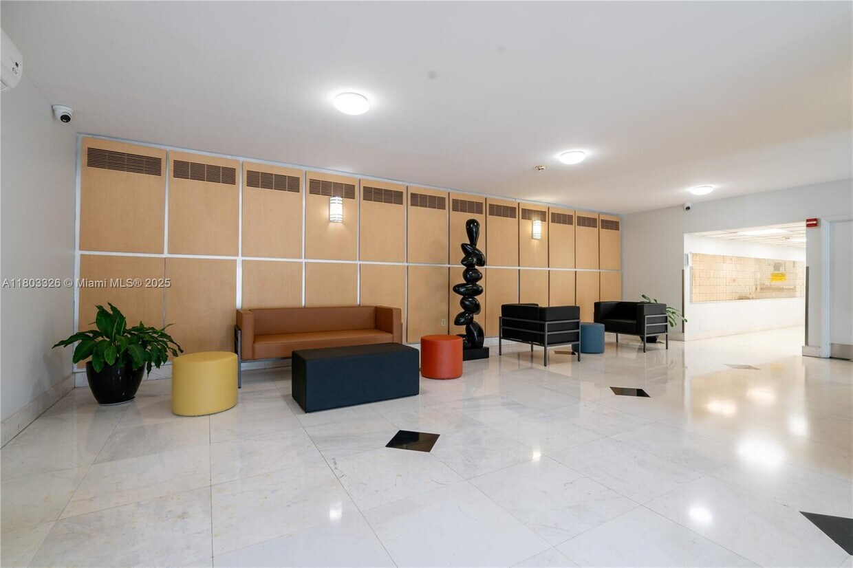 Foto del edificio - 6770 Indian Creek Dr