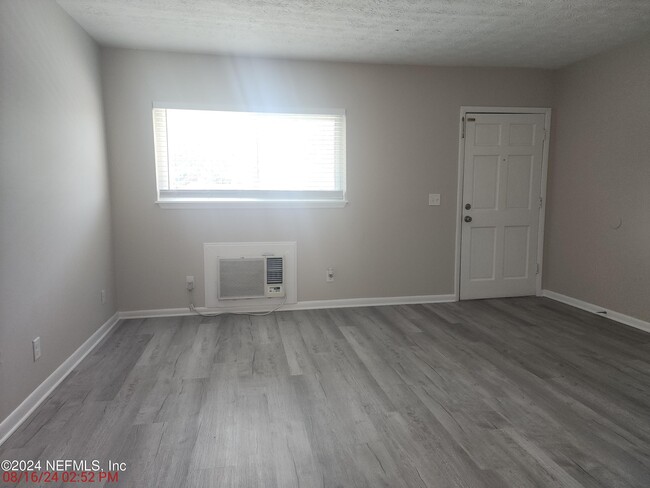 Building Photo - 2641 Trollie Ln