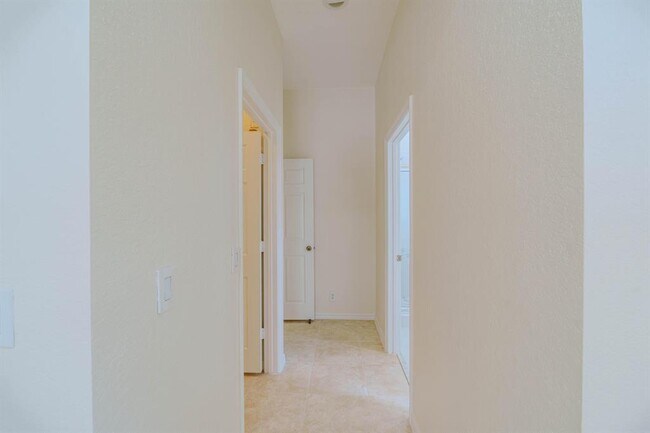 Foto del edificio - 5733 NW 119th Dr