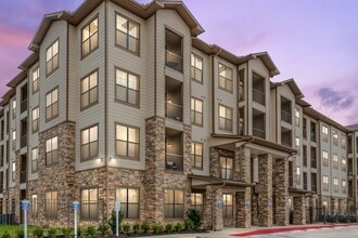 Building Photo - Waterside Village