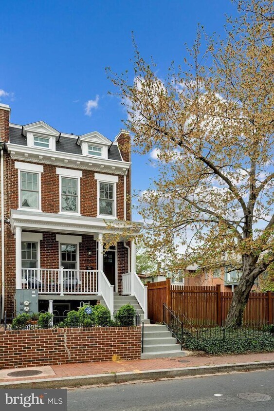 Primary Photo - 1910 4th St NW