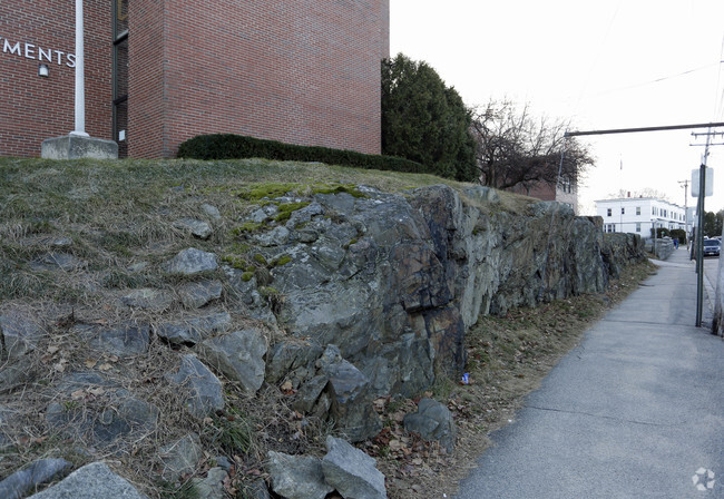 Building Photo - Ledgewood Apartments