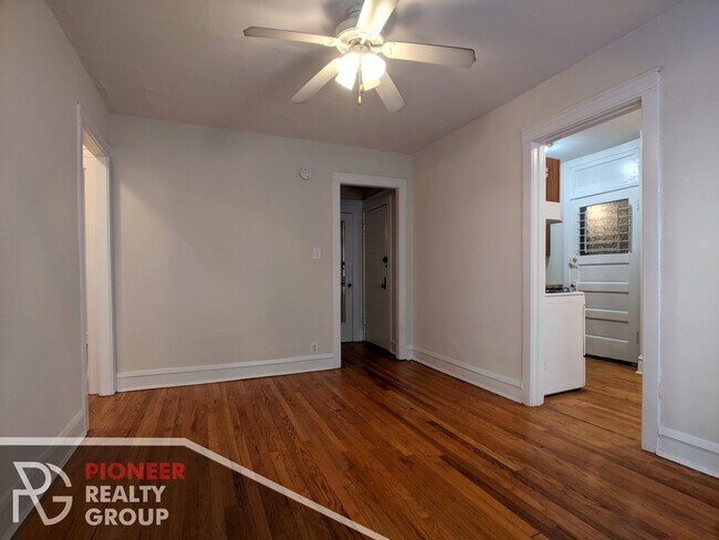 Foto del edificio - 534 W Cornelia Ave