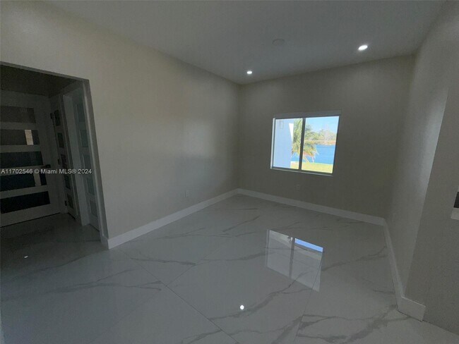 Foto del edificio - 29303 SW 142nd Ave