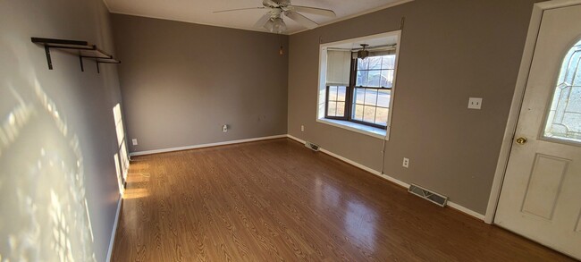 Building Photo - 4BR 3BA SFH with Full Finished Basement