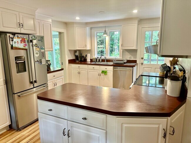 Foto del edificio - 55 Beaver Pond Rd