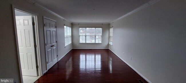 Foto del edificio - 6718 Green Mill Way