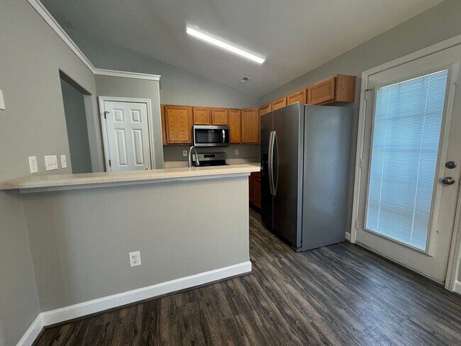 Foto del edificio - 124 Crestwood Dr