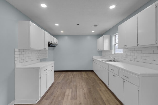 Building Photo - 3135 Mimosa Ave