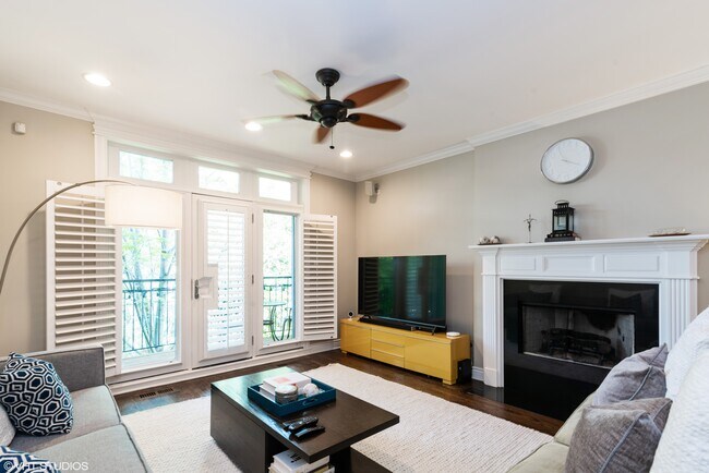 Foto del edificio - 5526 N Winthrop Ave