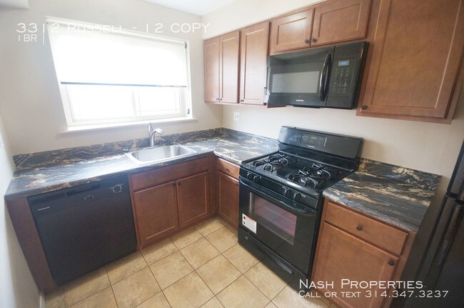 Building Photo - Bright and Sunny! 1 Bedroom/1 Bath Apt.
