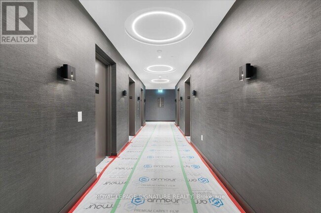 Photo du bâtiment - 110 Broadway Ave