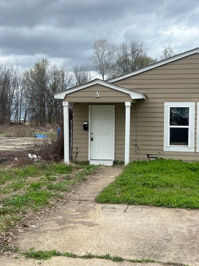 Building Photo - 324 Gannt St