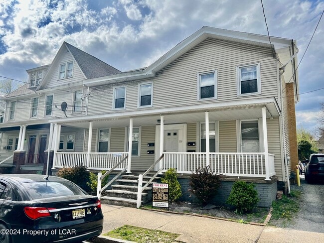 Building Photo - 361 S River St