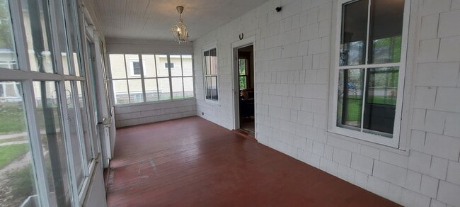 Three Season Porch - 4236 Washburn Ave S