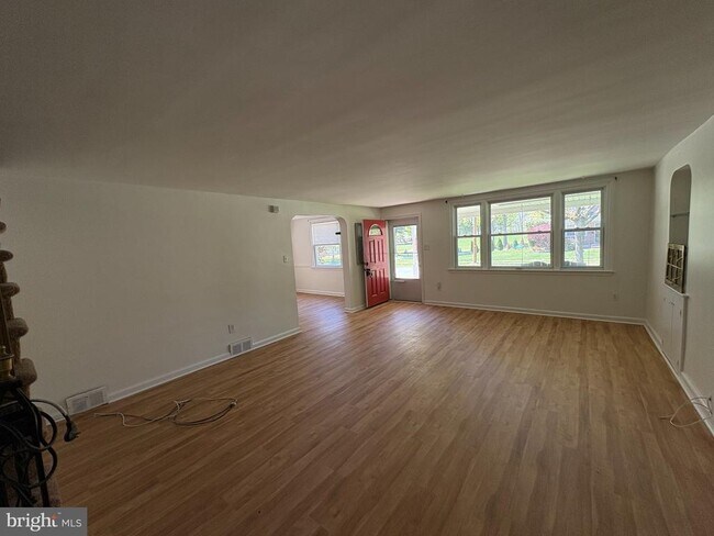 Foto del edificio - 2515 Woodleigh Rd