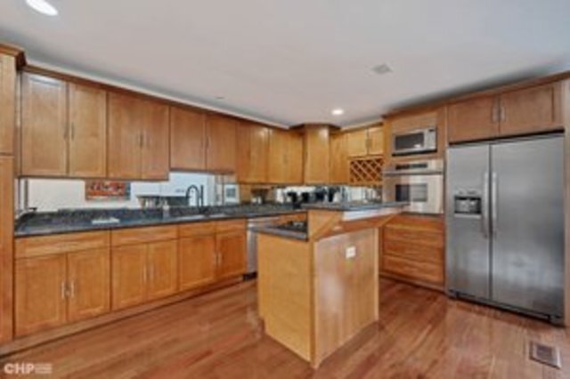 Foto del edificio - 440 E Bowen Ave