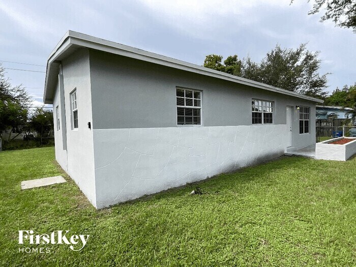 Foto del edificio - 1250 NE 207th Terrace