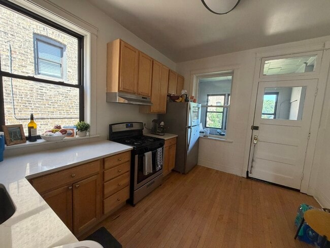 Building Photo - 4847 N Damen Ave