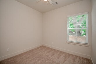 Building Photo - 6017 Cypress St
