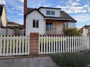 Building Photo - 330 Delta St