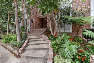 Building Photo - 1375 Kelton Ave