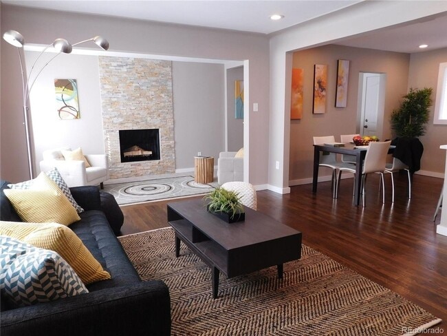 Building Photo - 4 Bedroom Single Family Home in Denver