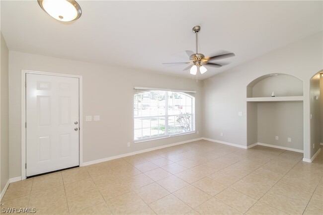 Building Photo - 2225 Mistleto Ln