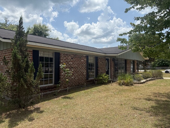 Foto del edificio - 100 Pineview St