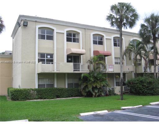 Foto del edificio - 18101 NW 68th Ave